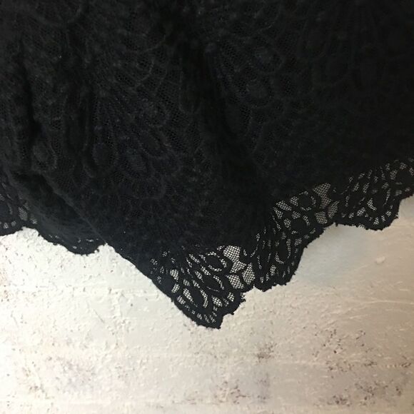 #120 ANTHROPOLOGIE ELEVENSES Black Lace Shorts - Picture 6 of 8